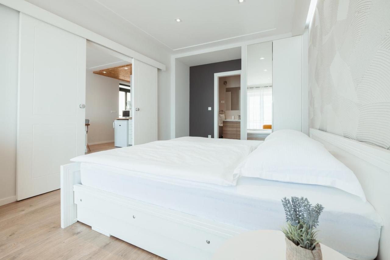 Apartments Simun Brela Zewnętrze zdjęcie