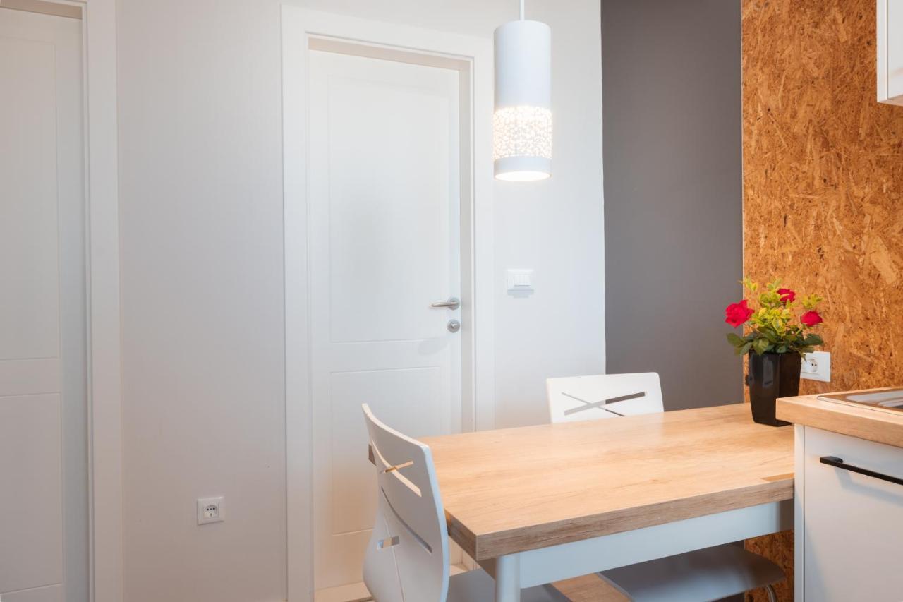 Apartments Simun Brela Zewnętrze zdjęcie