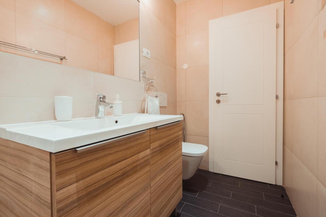 Apartments Simun Brela Zewnętrze zdjęcie